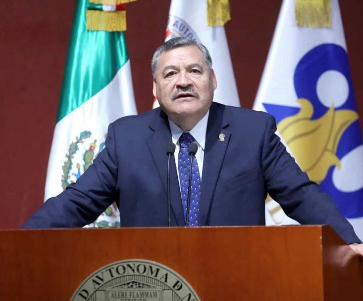 Se reelige Santos Guzmán como rector de la UANL