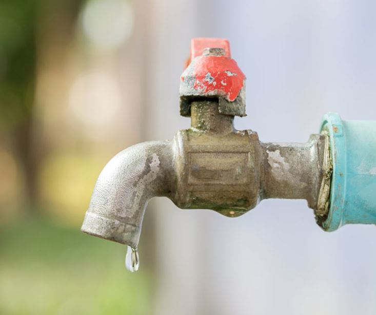 Cortes de energía dejan sin agua a García y Santa Catarina