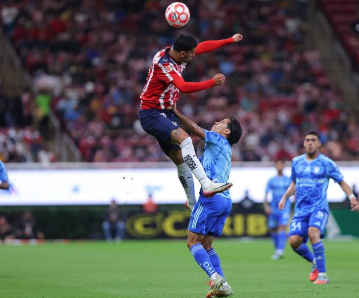 Empatan Tigres y Chivas