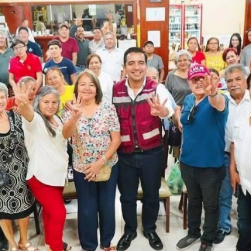 Jesús Nava se reúne con militantes de Morena en Linares para promover la 4T