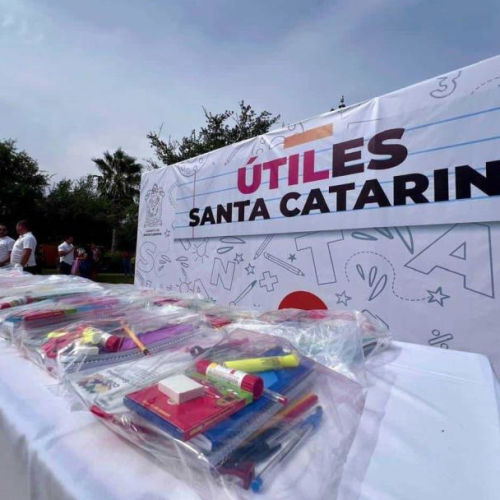 Entrega Nava útiles escolares