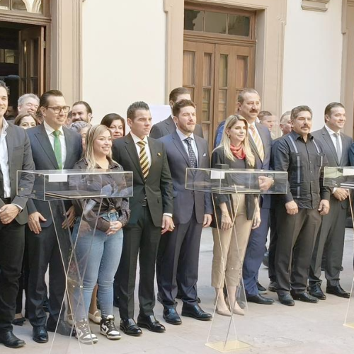 Celebran tercer aniversario de la nueva Constitución