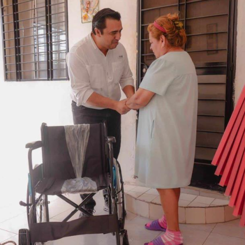 Entrega Nava apoyos a sectores vulnerables