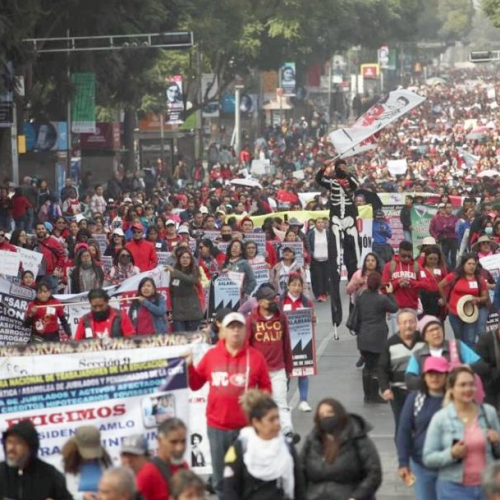 Rechazan maestros de la CNTE aumento salarial del 9%