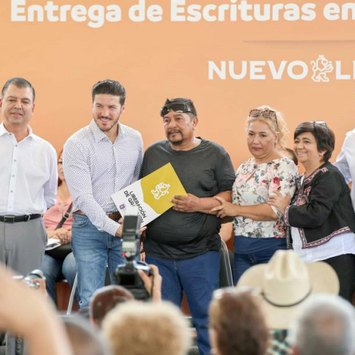 Entrega gobernador 218 escrituras en Santa