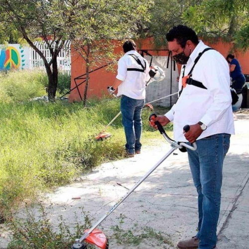Hacen limpieza en escuelas de SC