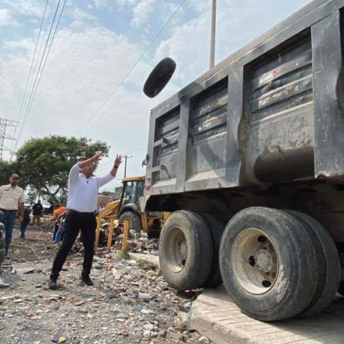 Apoya Jesús Nava en labores de limpieza y desazolve en SC