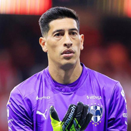 Van Rayados por delantero y portero