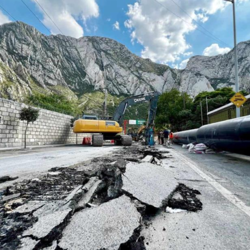 Avanza la reubicación de tuberías en Santa Catarina