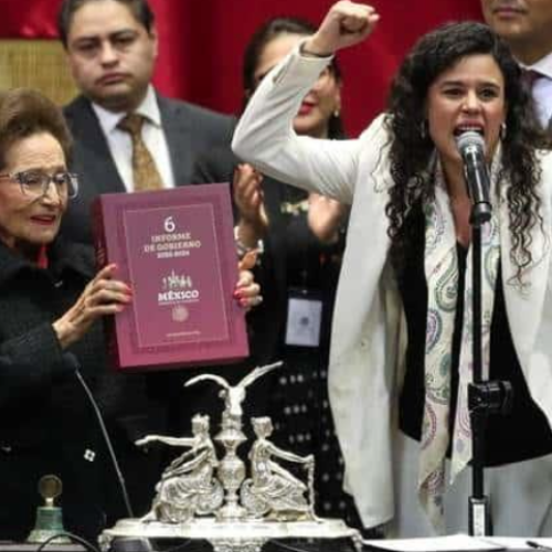 Entrega Segob a Ifigenia Martínez documento; menciona legado de 4T