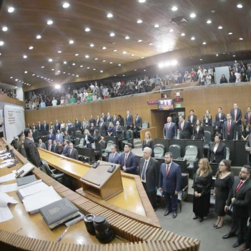 Arranca la nueva legislatura con diferencias y acusaciones