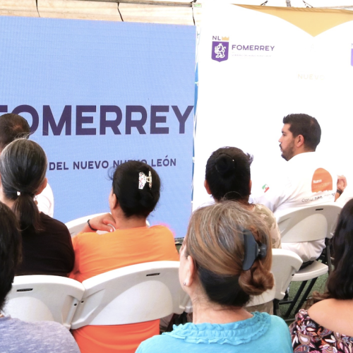 Logra Jesús Nava regularización de predios tras 30 años de olvido