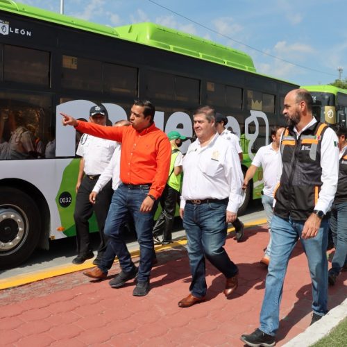 Llega Santa Catarina a 100 nuevos camiones en marcha